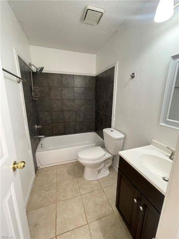 110 Kingsbridge LN, Yorktown, VA 23692