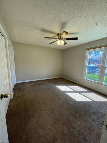 110 Kingsbridge LN, Yorktown, VA 23692