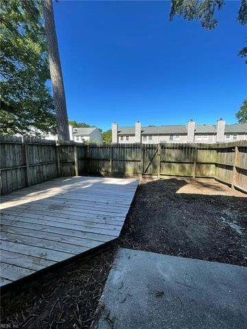 110 Kingsbridge LN, Yorktown, VA 23692