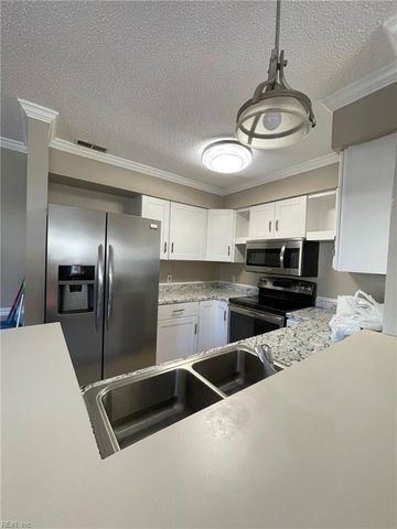 110 Kingsbridge LN, Yorktown, VA 23692