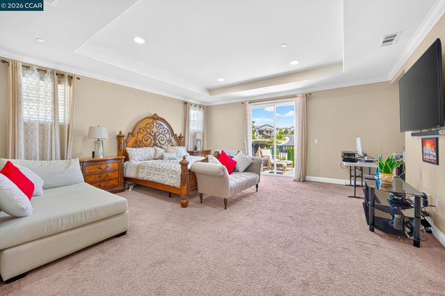 9701 Sara Ann Ct, Dublin, CA 94568