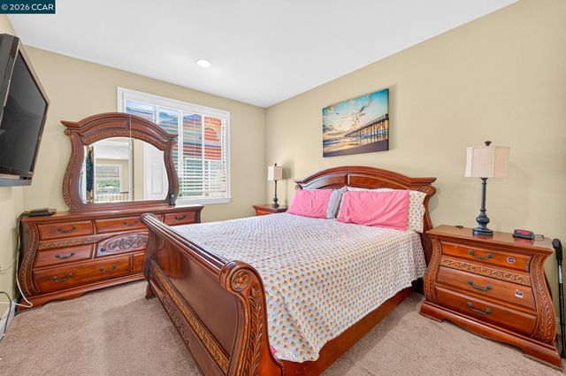9701 Sara Ann Ct, Dublin, CA 94568