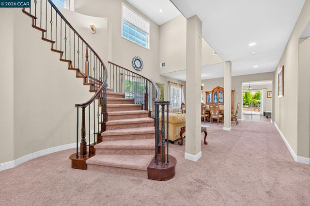 9701 Sara Ann Ct, Dublin, CA 94568