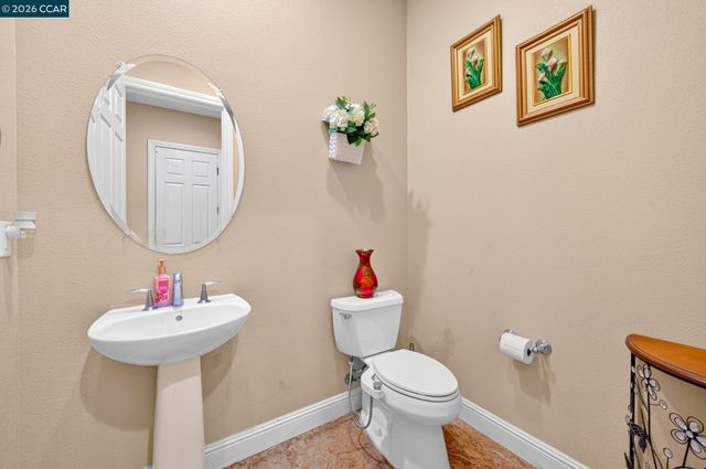 9701 Sara Ann Ct, Dublin, CA 94568