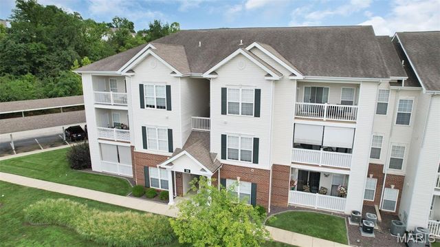39 Kassebaum Lane 305, St Louis, MO 63129