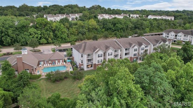 39 Kassebaum Lane 305, St Louis, MO 63129