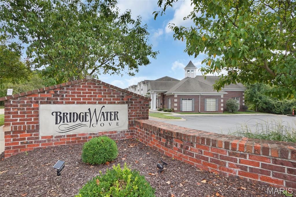 39 Kassebaum Lane 305, St Louis, MO 63129