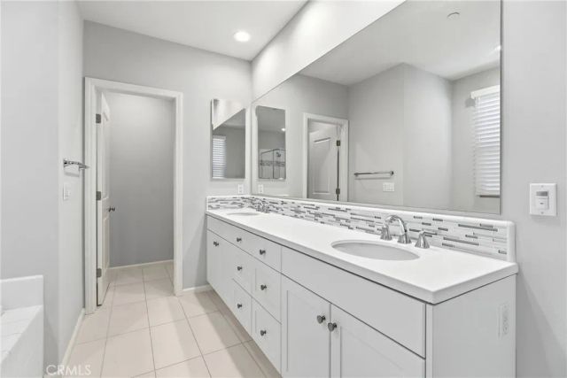154 Briar Rose, Irvine, CA 92618