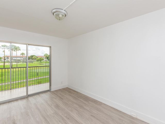 850 SW 133rd Ter 206B, Pembroke Pines, FL 33027