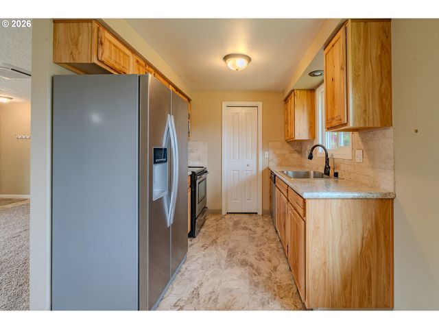 1720 Nw 103RD St, Vancouver, WA 98685