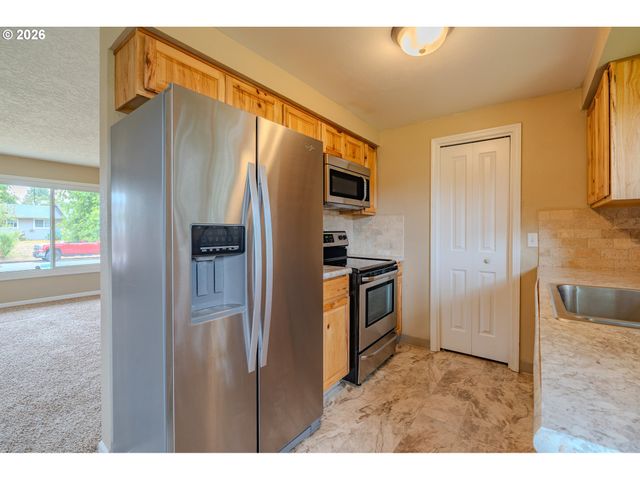 1720 Nw 103RD St, Vancouver, WA 98685