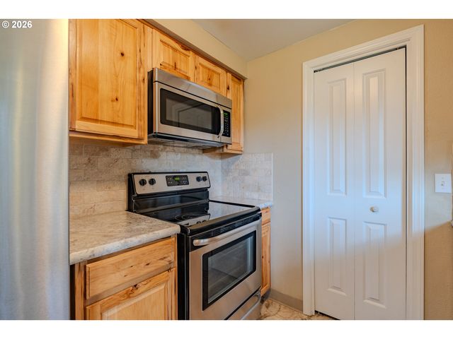 1720 Nw 103RD St, Vancouver, WA 98685