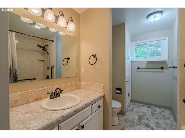 1720 Nw 103RD St, Vancouver, WA 98685
