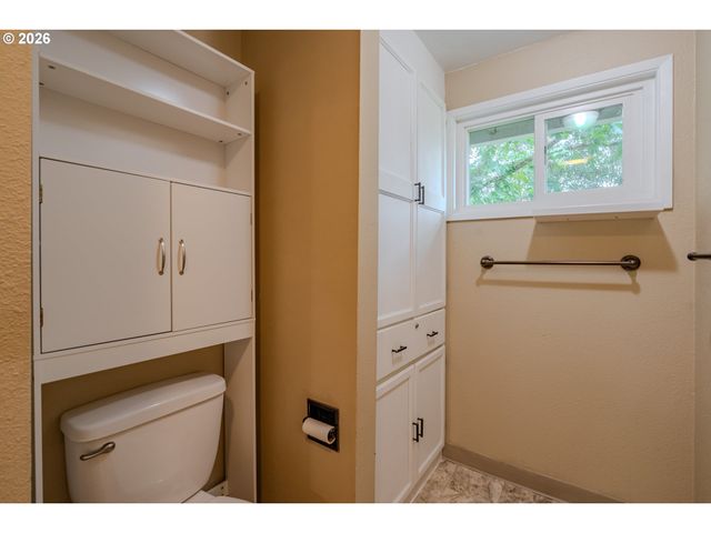 1720 Nw 103RD St, Vancouver, WA 98685