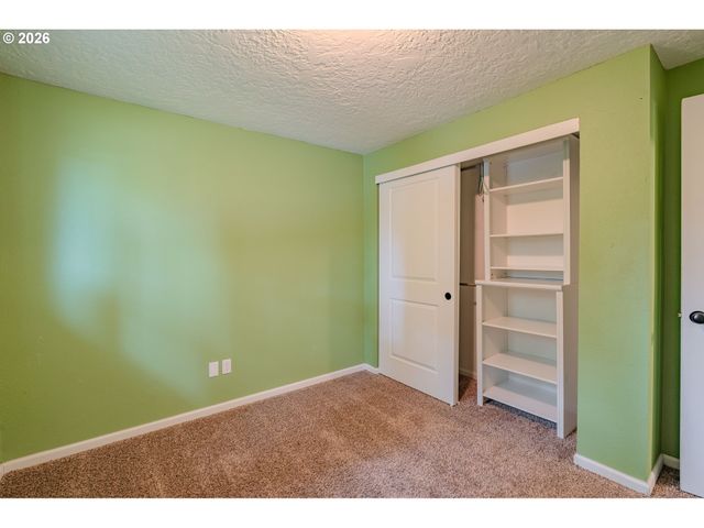 1720 Nw 103RD St, Vancouver, WA 98685