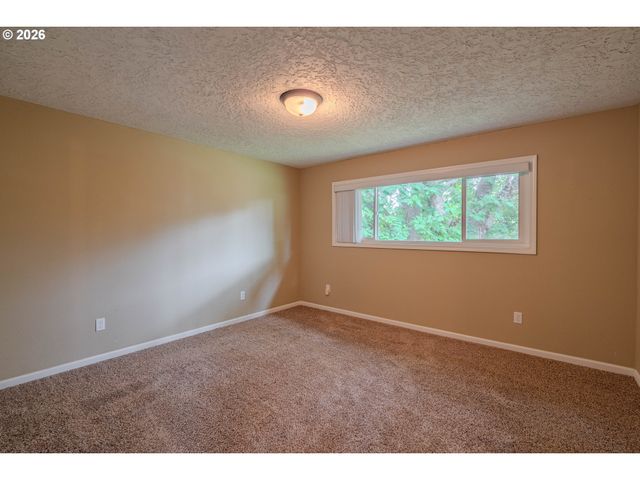 1720 Nw 103RD St, Vancouver, WA 98685
