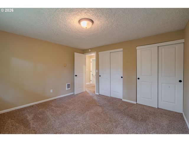 1720 Nw 103RD St, Vancouver, WA 98685