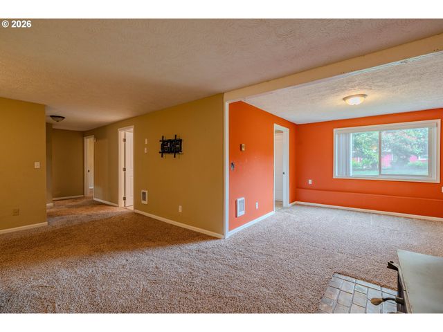 1720 Nw 103RD St, Vancouver, WA 98685