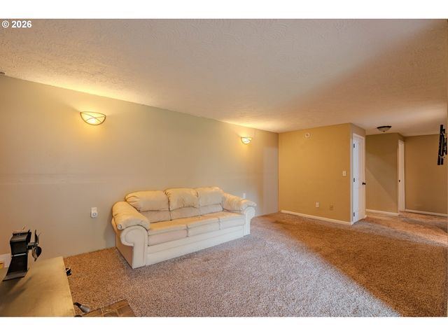 1720 Nw 103RD St, Vancouver, WA 98685