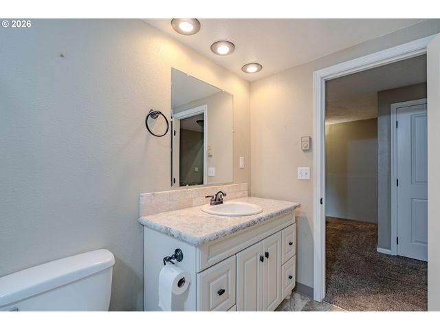 1720 Nw 103RD St, Vancouver, WA 98685