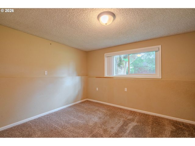 1720 Nw 103RD St, Vancouver, WA 98685