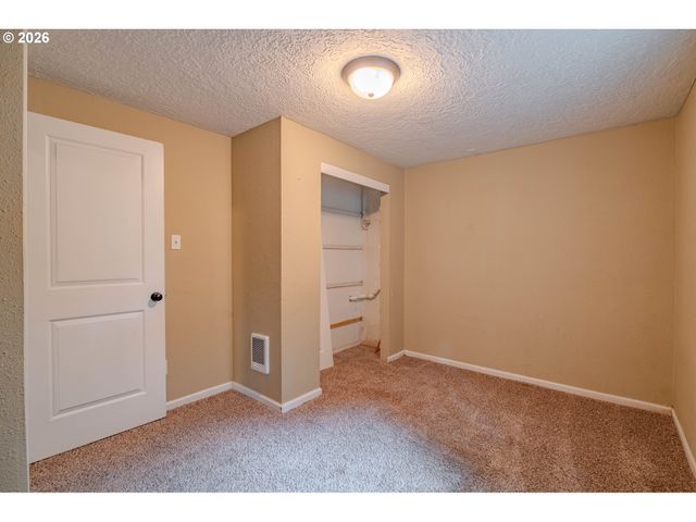 1720 Nw 103RD St, Vancouver, WA 98685