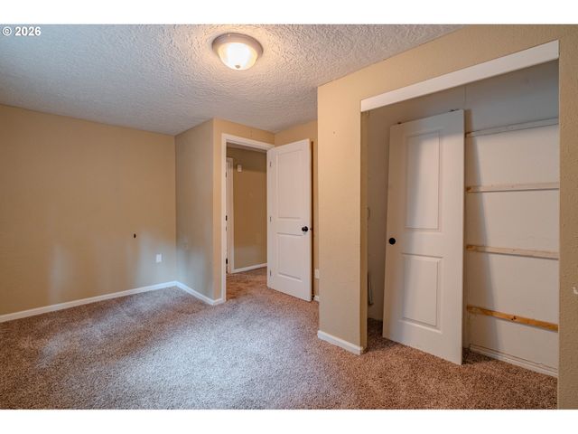 1720 Nw 103RD St, Vancouver, WA 98685
