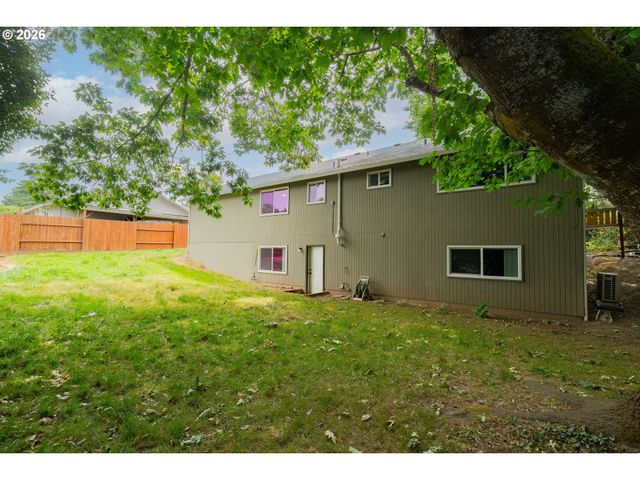 1720 Nw 103RD St, Vancouver, WA 98685