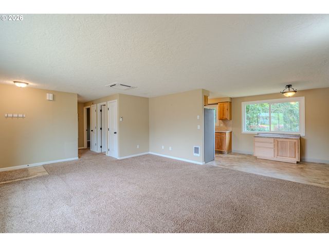 1720 Nw 103RD St, Vancouver, WA 98685