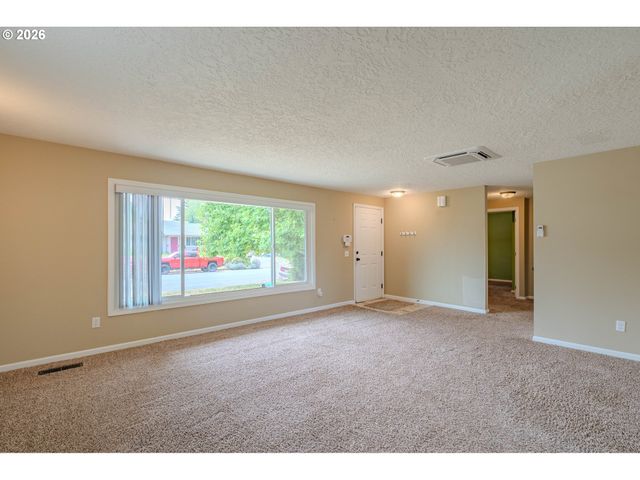 1720 Nw 103RD St, Vancouver, WA 98685