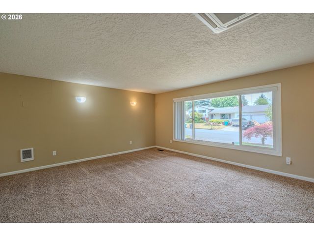 1720 Nw 103RD St, Vancouver, WA 98685