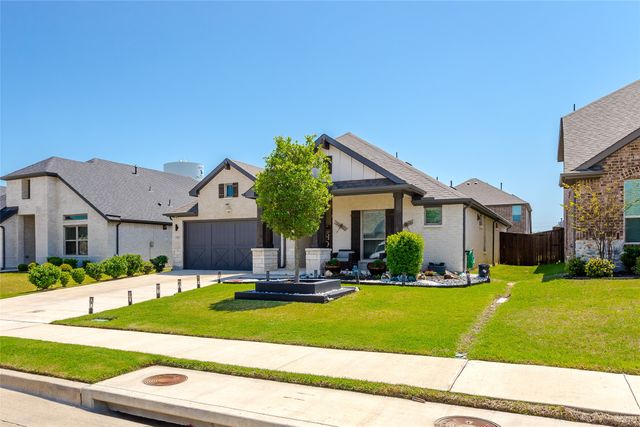 621 Hazeltine Road, Red Oak, TX 75154