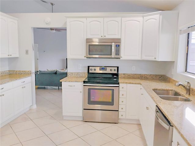 6043 Sunberry Circle, Boynton Beach, FL 33437