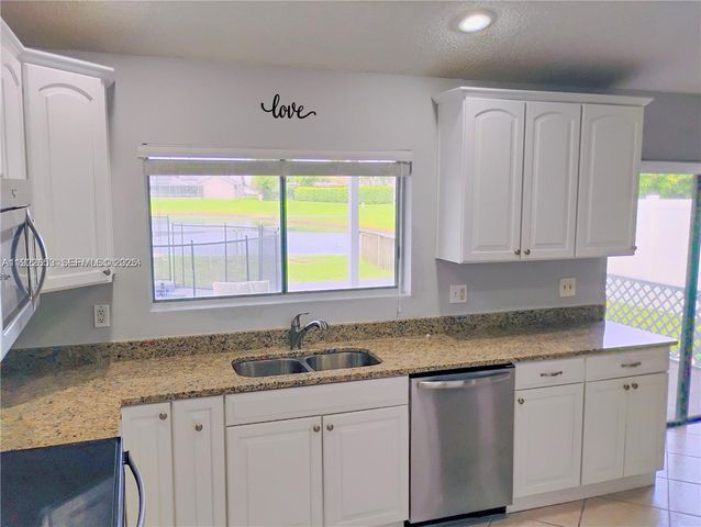 6043 Sunberry Circle, Boynton Beach, FL 33437