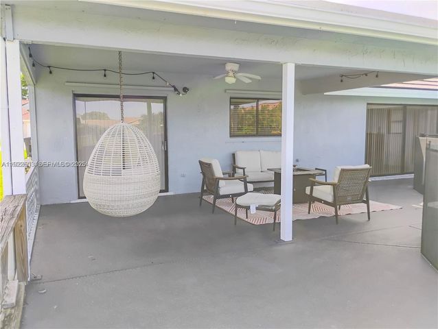 6043 Sunberry Circle, Boynton Beach, FL 33437