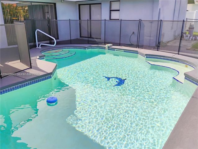 6043 Sunberry Circle, Boynton Beach, FL 33437