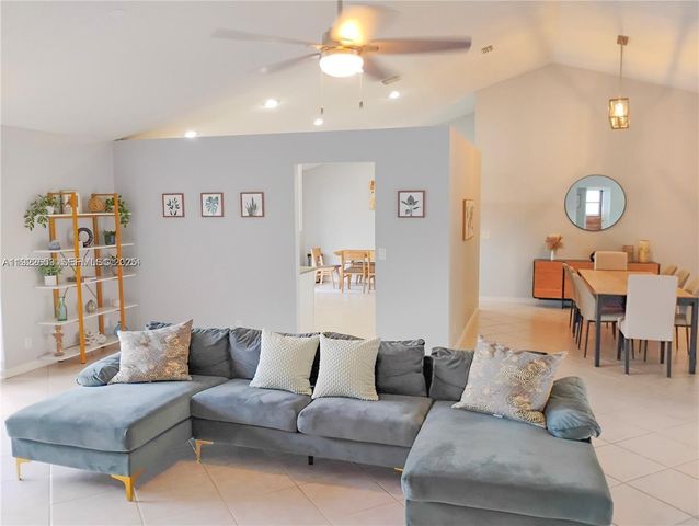 6043 Sunberry Circle, Boynton Beach, FL 33437