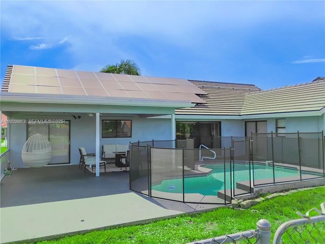 6043 Sunberry Circle, Boynton Beach, FL 33437