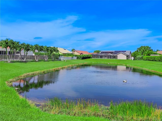 6043 Sunberry Circle, Boynton Beach, FL 33437