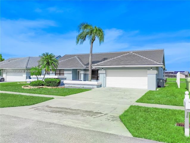 6043 Sunberry Circle, Boynton Beach, FL 33437