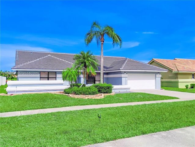 6043 Sunberry Circle, Boynton Beach, FL 33437