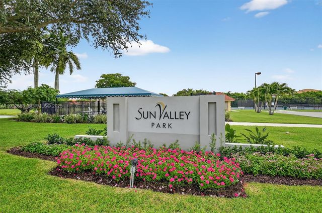6043 Sunberry Circle, Boynton Beach, FL 33437