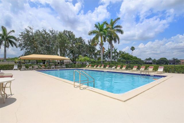 6043 Sunberry Circle, Boynton Beach, FL 33437