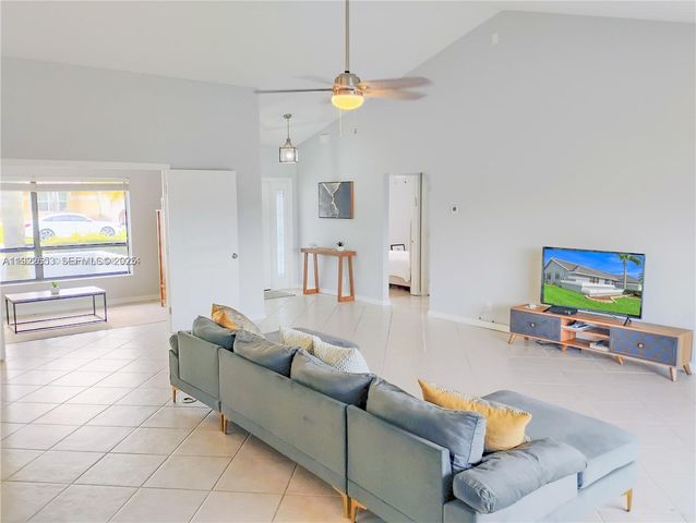 6043 Sunberry Circle, Boynton Beach, FL 33437