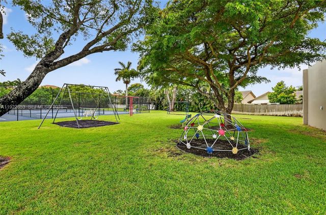 6043 Sunberry Circle, Boynton Beach, FL 33437