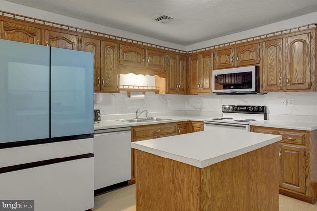 714 MARDEN AVENUE N, Shippensburg, PA 17257