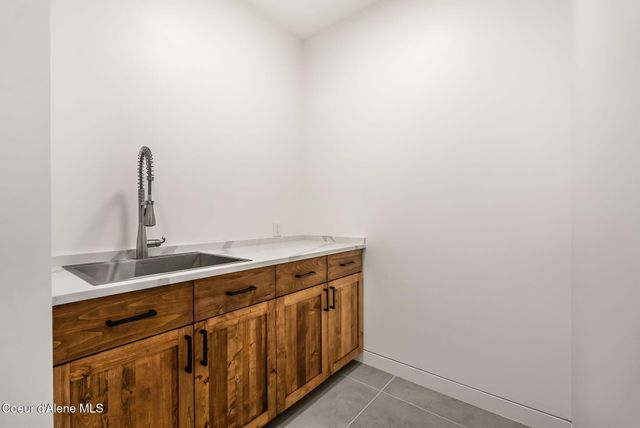 292 Fairway View Dr, Sandpoint, ID 83864