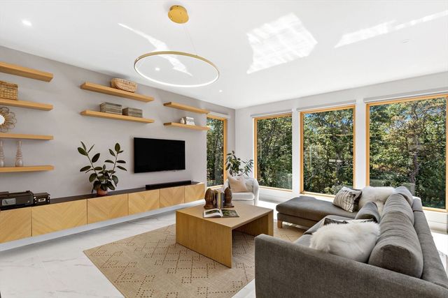 1924 State Road, Plymouth, MA 02360