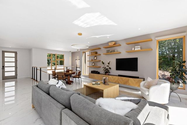 1924 State Road, Plymouth, MA 02360