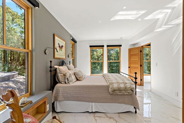 1924 State Road, Plymouth, MA 02360